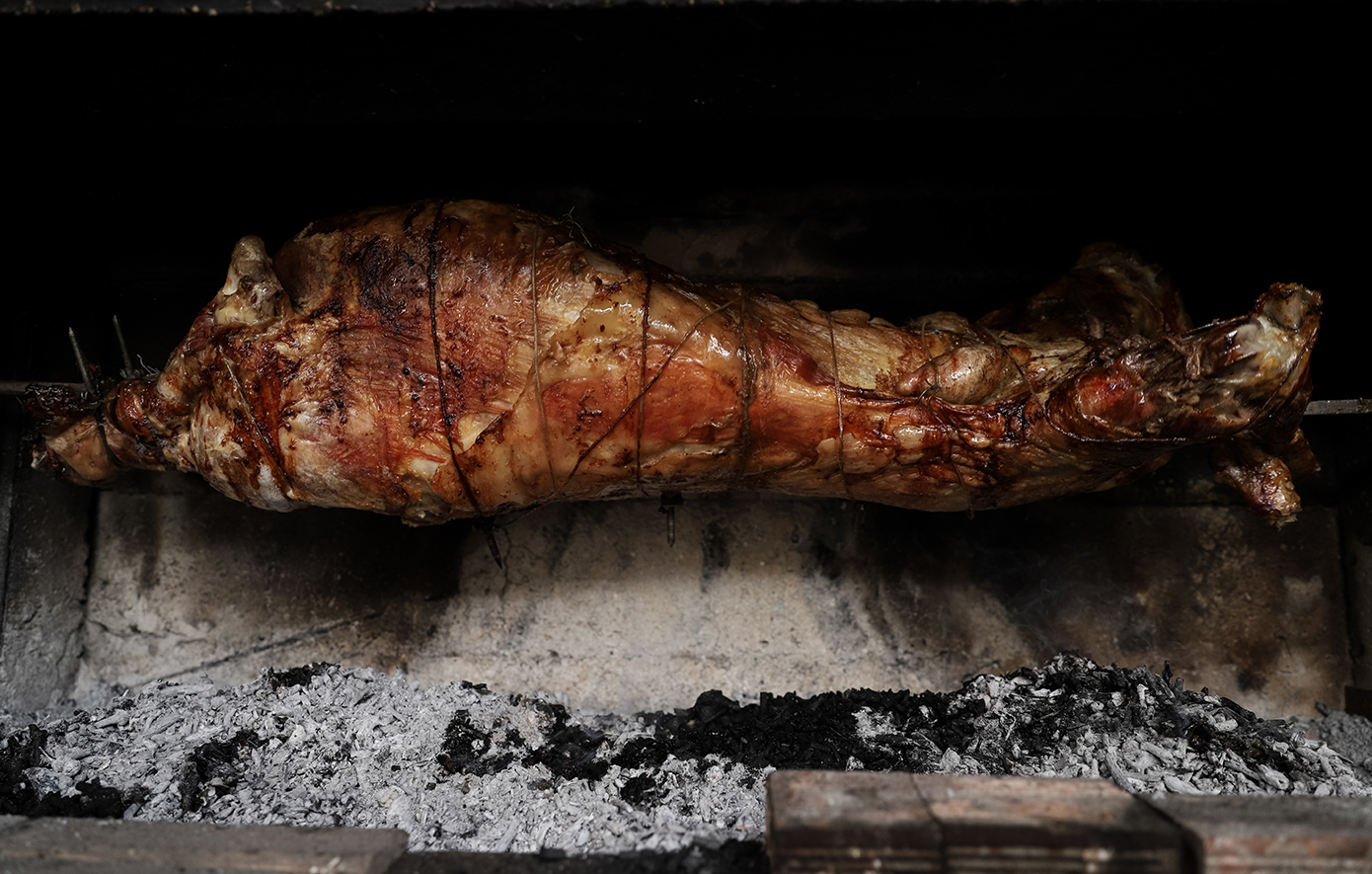 Πάσχα 2026: Το πασχαλινό τραπέζι ξεπερνά τα 400 ευρώ – Ακριβότερα αρνί, κάρβουνα και τσουρέκι