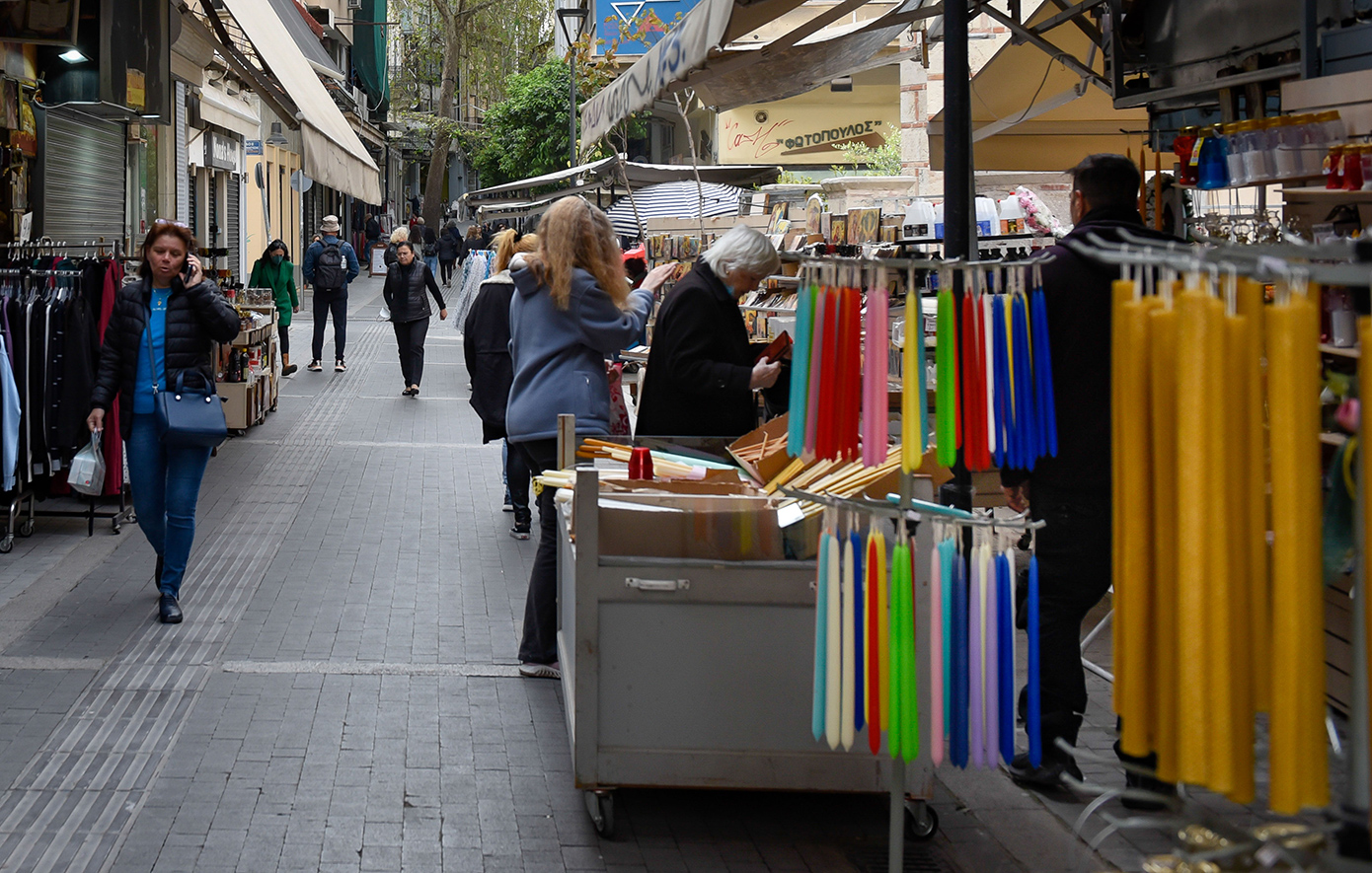 Στα ίδια επίπεδα οι τιμές στα τσουρέκια – Χαμηλή η κίνηση στα αρτοποιεία, ελπίδες για αύξηση τη Μεγάλη Πέμπτη