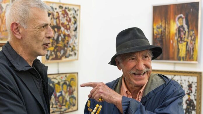 Άνοιξε τις πύλες της η αναδρομική έκθεση «1964-2026» του Ν. Τζιζμετζόγλου στον Πειραιά