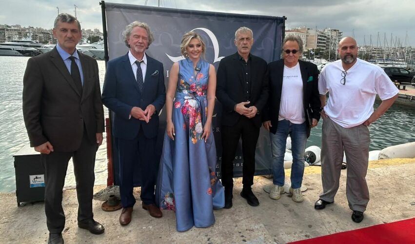 Ο Δήμαρχος Πειραιά παρευρίσκεται στα εγκαίνια του M/Y Omega στη Μαρίνα Ζέας