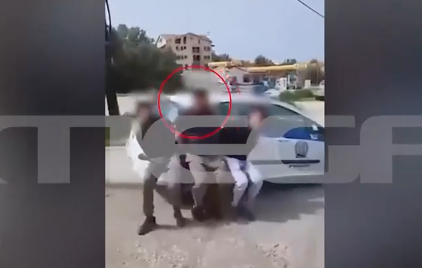 Θάνατος 19χρονης Μυρτώς στο Αργοστόλι: Η στιγμή που ο αρσιβαρίστας σηκώνει περιπολικό – Δείτε το βίντεο της σύλληψης