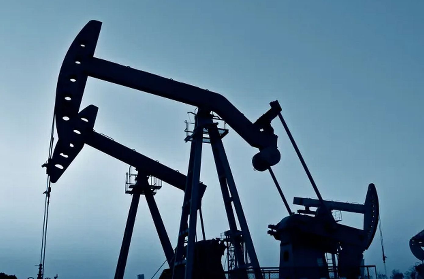 Πετρέλαιο: Η τιμή του βαρελιού ανέβηκε πάλι πάνω από τα 100 δολάρια μετά τον αποκλεισμό των λιμανιών του Ιράν