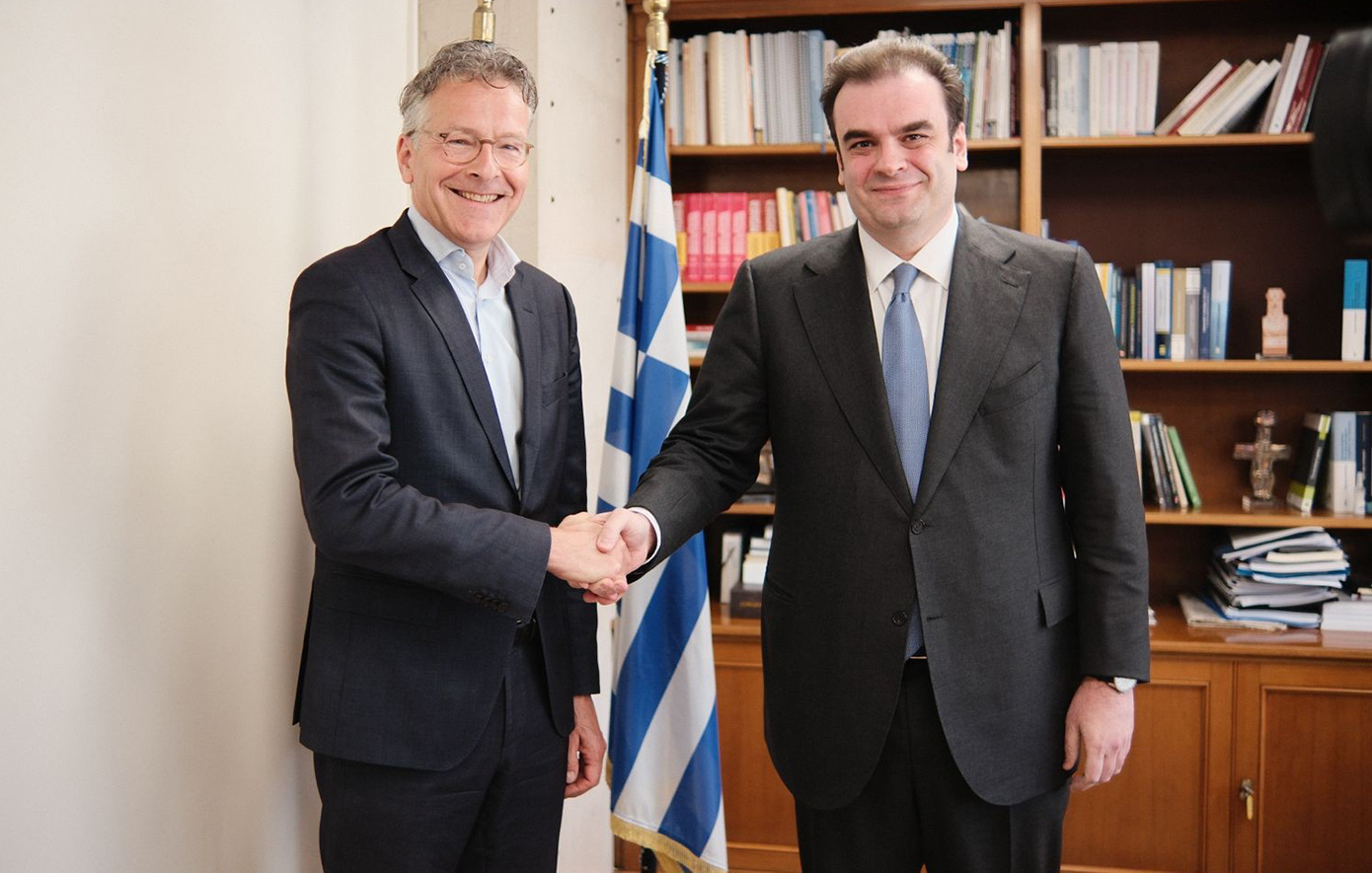 Ντάισελμπλουμ: Είμαι περήφανος που ο Έλληνας υπουργός Οικονομικών καθοδηγεί πλέον το Eurogroup