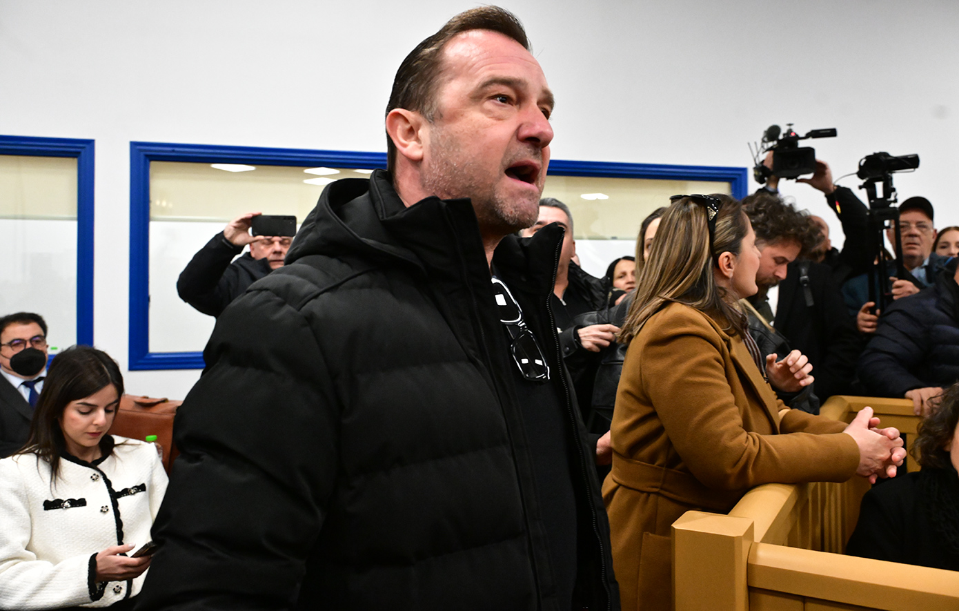 Πλακιάς προς Κωνσταντοπούλου: Σταματήστε τα ψέματα, δεν θα σας ωφελήσει – Ήμουν παρών, δεν υπήρξε βία κατά του Ρούτσι