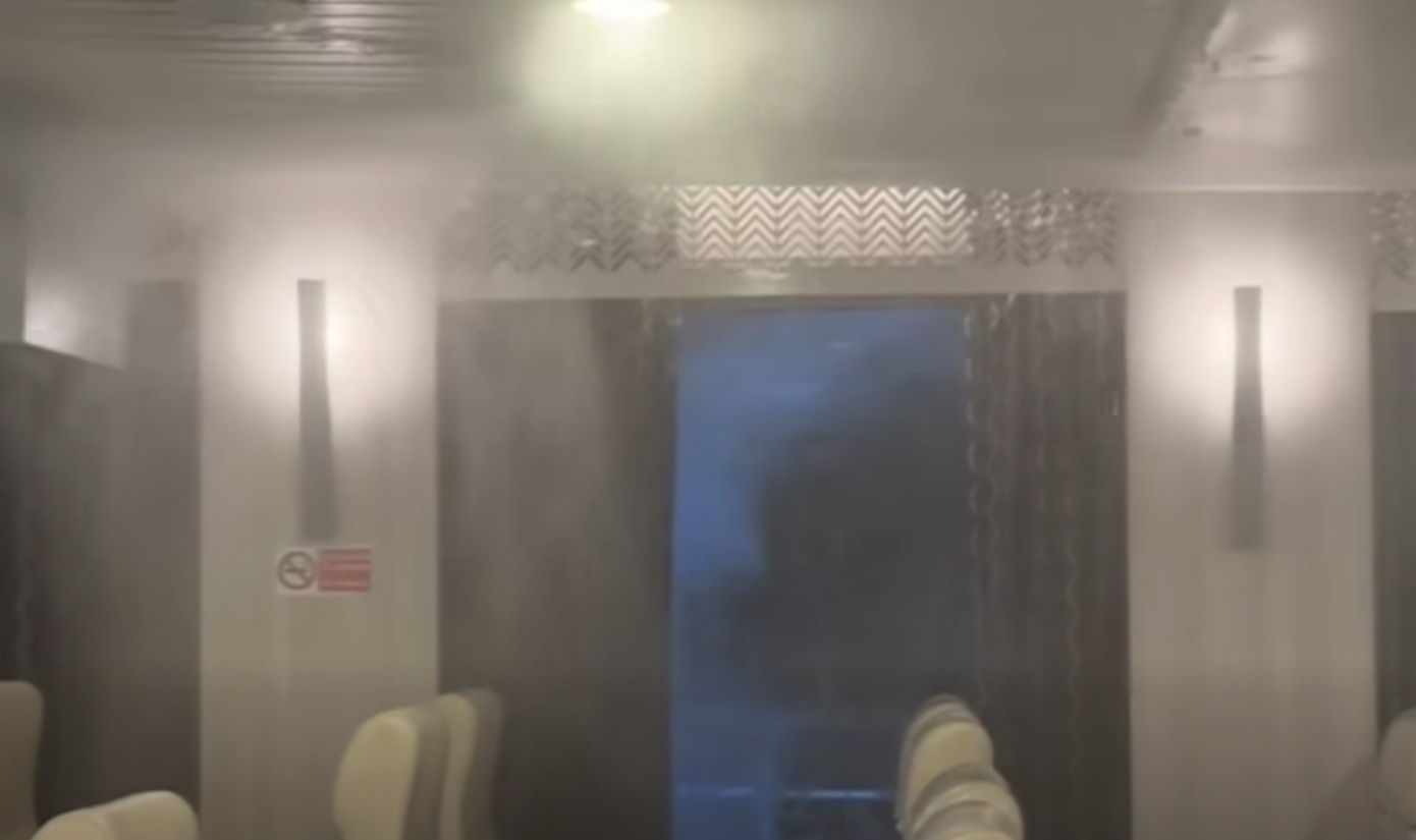 Φρέσκο βίντεο από την ενεργοποίηση του συστήματος πυρόσβεσης στο πλοίο «Νήσος Σάμος»