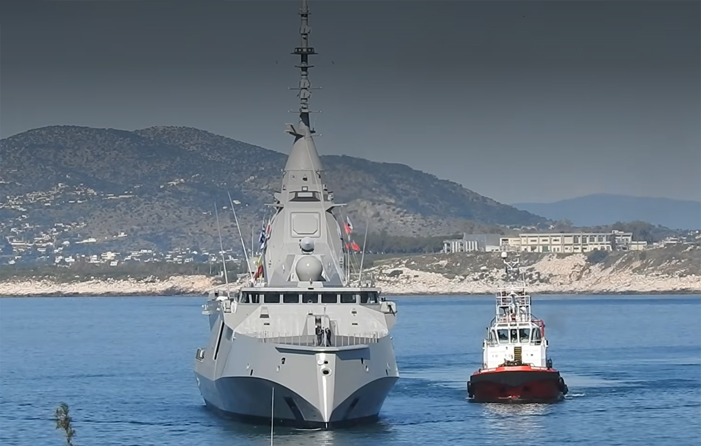Η φρεγάτα «Κίμων» καταπλέει για πρώτη φορά στον Πειραιά – Επίσκεψη Μητσοτάκη και Μακρόν αύριο