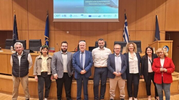Ο Δήμαρχος Σφακίων στη συνάντηση για την ευπάθεια των ακτών