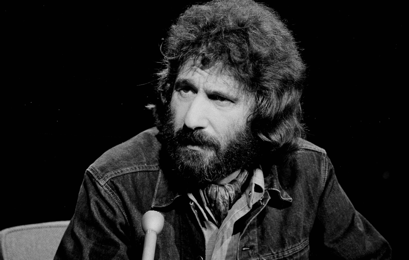 Σαν σήμερα 14 Απριλίου: Γεννήθηκε ο Φρανκ Σέρπικο, ο «αδιάφθορος αστυνομικός» που πολέμησε τη διαφθορά – Πού βρίσκεται σήμερα