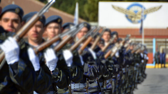 Εκρηκτική αύξηση στις στρατιωτικές ακαδημίες το 2026: Τι αποκαλύπτουν τα στοιχεία του υπουργείου Εθνικής Άμυνας