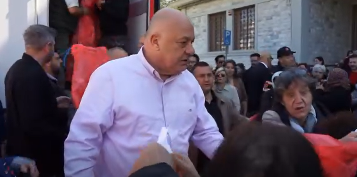 Διανομή αρνιών σε ευάλωτες οικογένειες από τον Δήμο Βόλου ενόψει Πάσχα