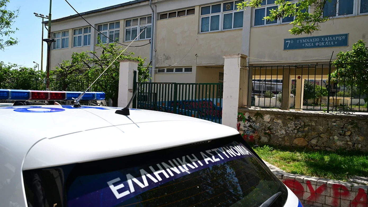 Ιατρικό θαύμα που γλίτωσε η 13χρονη μαθήτρια που έπεσε από μπαλκόνι σχολείου στο Χαϊδάρι