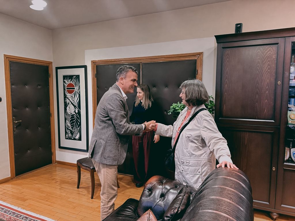 Στιγμιότυπο από την συνάντηση του Δημάρχου Θ. Μαμάκου με εκπροσώπους φορέων για τα αξιόλογα κτήρια της Λάρισας