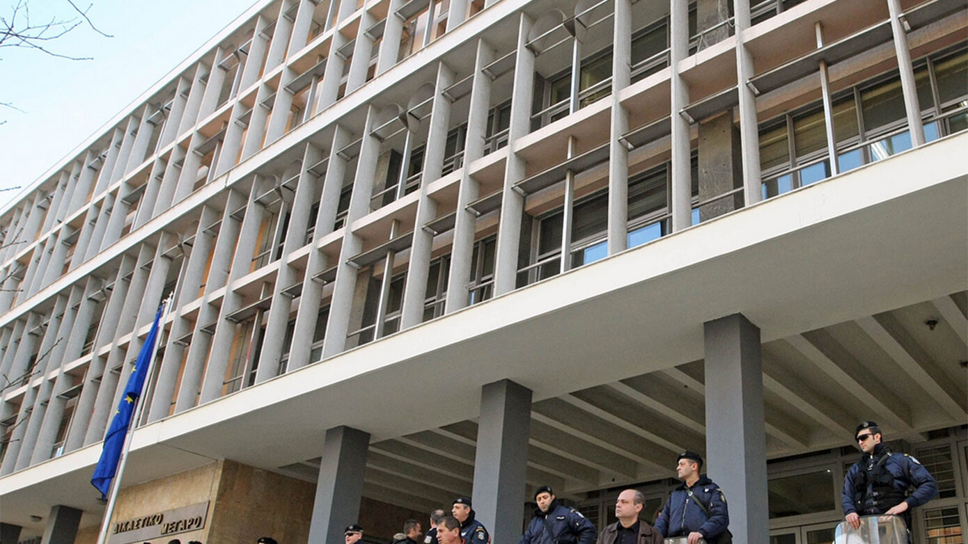 Τετραετής φυλάκιση για την απάτη των 100.000 ευρώ που βρέθηκαν θαμμένα σε αυλή στη Θεσσαλονίκη