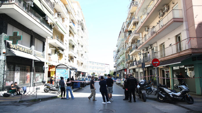 Στο Ψυχιατρικό Θεσσαλονίκης ο 20χρονος φοιτητής – Έριχνε αντικείμενα από το μπαλκόνι