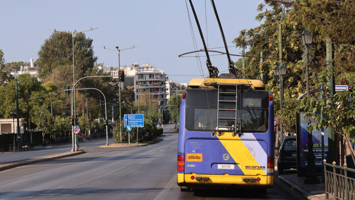 Πρωτομαγιά: Πώς θα λειτουργήσουν τα λεωφορεία και τα τρόλεϊ