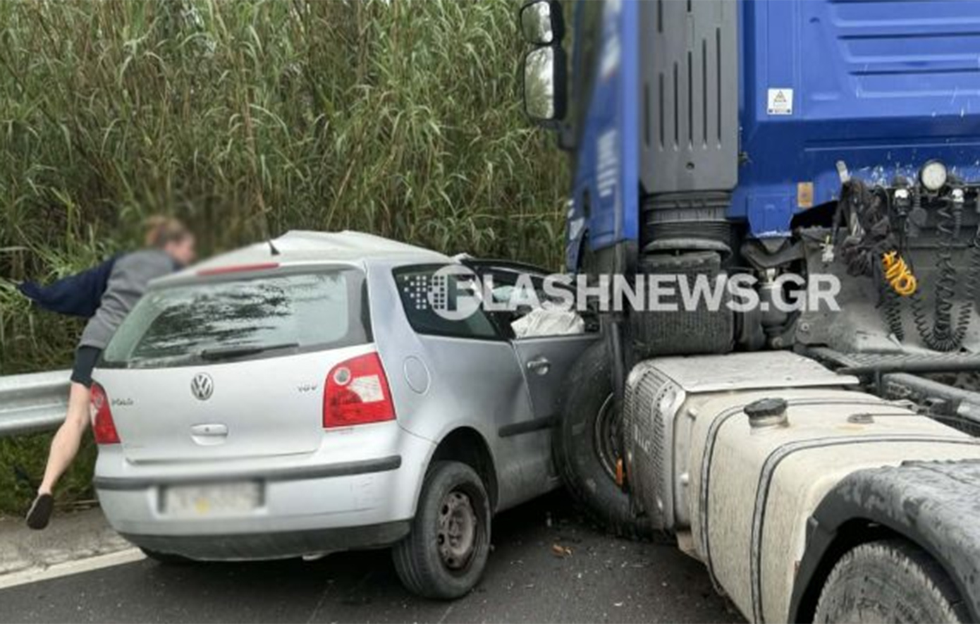 Σφοδρή σύγκρουση Ι.Χ. με φορτηγό στον ΒΟΑΚ – Σοβαρά τραυματισμένος απεγκλωβίστηκε ο οδηγός