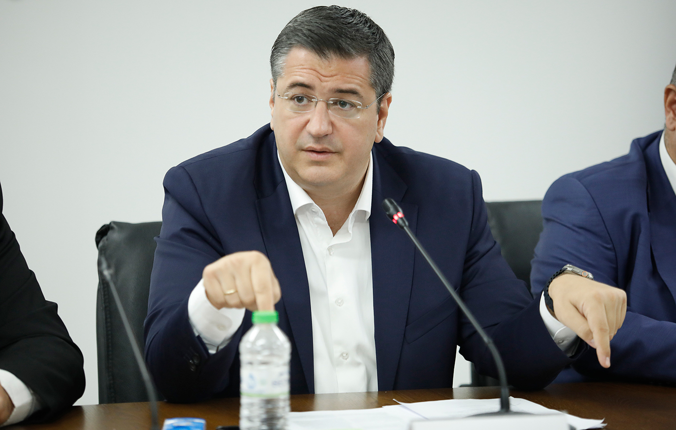 Τζιτζικώστας: Οι ακυρώσεις πτήσεων δεν οφείλονται σε έλλειψη καυσίμων, αλλά στις αυξημένες τιμές τους