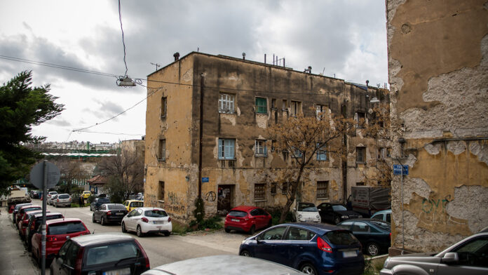 Περιφέρεια Αττικής για τα Προσφυγικά: Δεν υπάρχει ζήτημα κατεδάφισης, παραμέλησης ή εμπορευματοποίησης τους