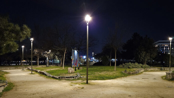 Πιο φωτεινή η Νέα Παραλία Θεσσαλονίκης