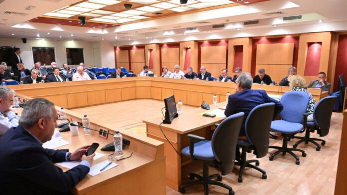 ΚΕΔΕ: Ισχυρό κάλεσμα για ενίσχυση Δήμων και κοινωνικών δομών