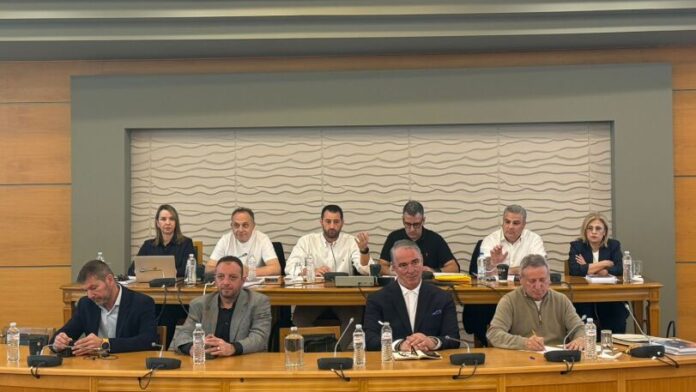Ο Περιφερειάρχης Φ. Σπανός παρευρίσκεται στο Δημοτικό Συμβούλιο Λαμίας