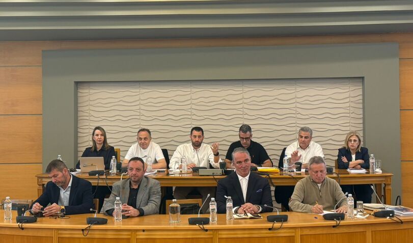 Ο Περιφερειάρχης Φ. Σπανός παρευρίσκεται στο Δημοτικό Συμβούλιο Λαμίας