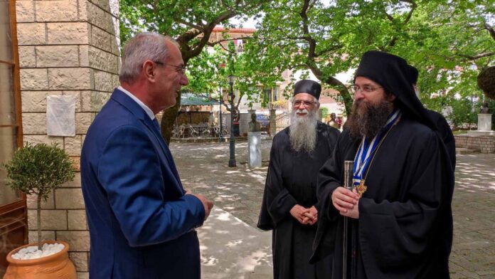 Αντιπροσωπεία της Ιεράς Κοινότητας του Αγίου Όρους στο Δήμο Θέρμου