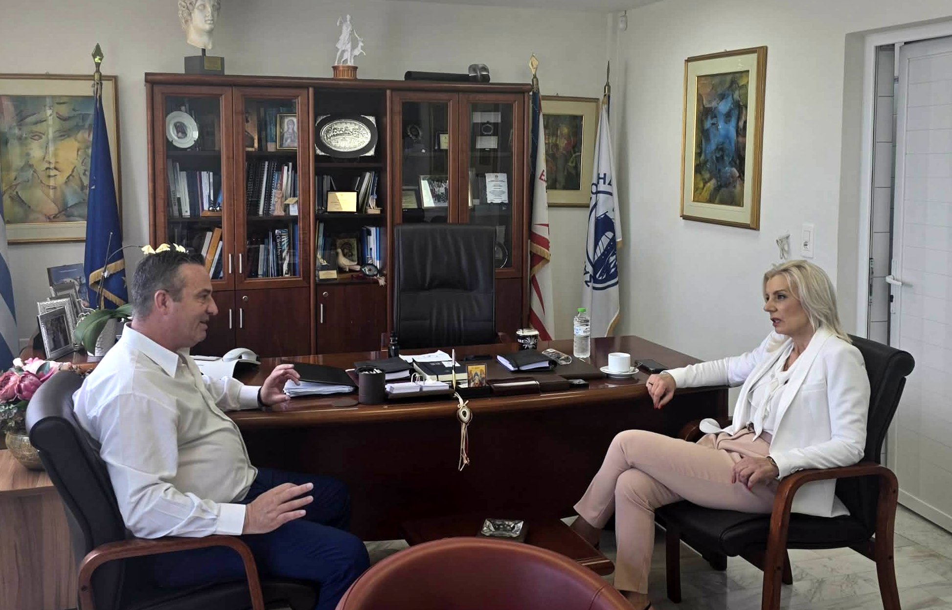 Ο Δήμαρχος Ερέτριας είχε συνάντηση με τη Γ.Γ. Αποκεντρωμένης Ρ. Καραλαριώτου