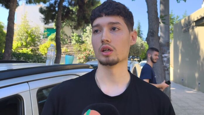 Μαθητής ΕΠΑΛ: Έδωσα τις δικές μου Πανελλήνιες, απάντησα στα προσωπικά μου ερωτήματα – Δεν μπορώ να υποκρίνομαι ότι ζω αλλού