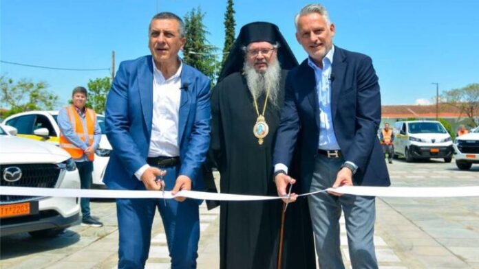Χορηγία 12 αυτοκινήτων στην Περιφέρεια Θεσσαλίας