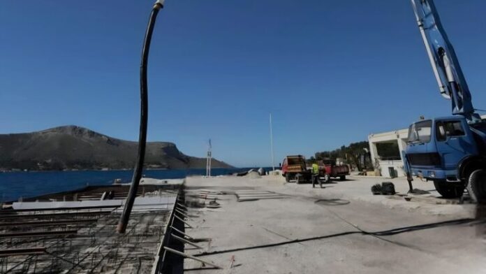 Περιφέρεια Νοτίου Αιγαίου Εξελίσσει το έργο ανακατασκευής των υποσκαφών του λιμανιού στο Λακκί Λέρου