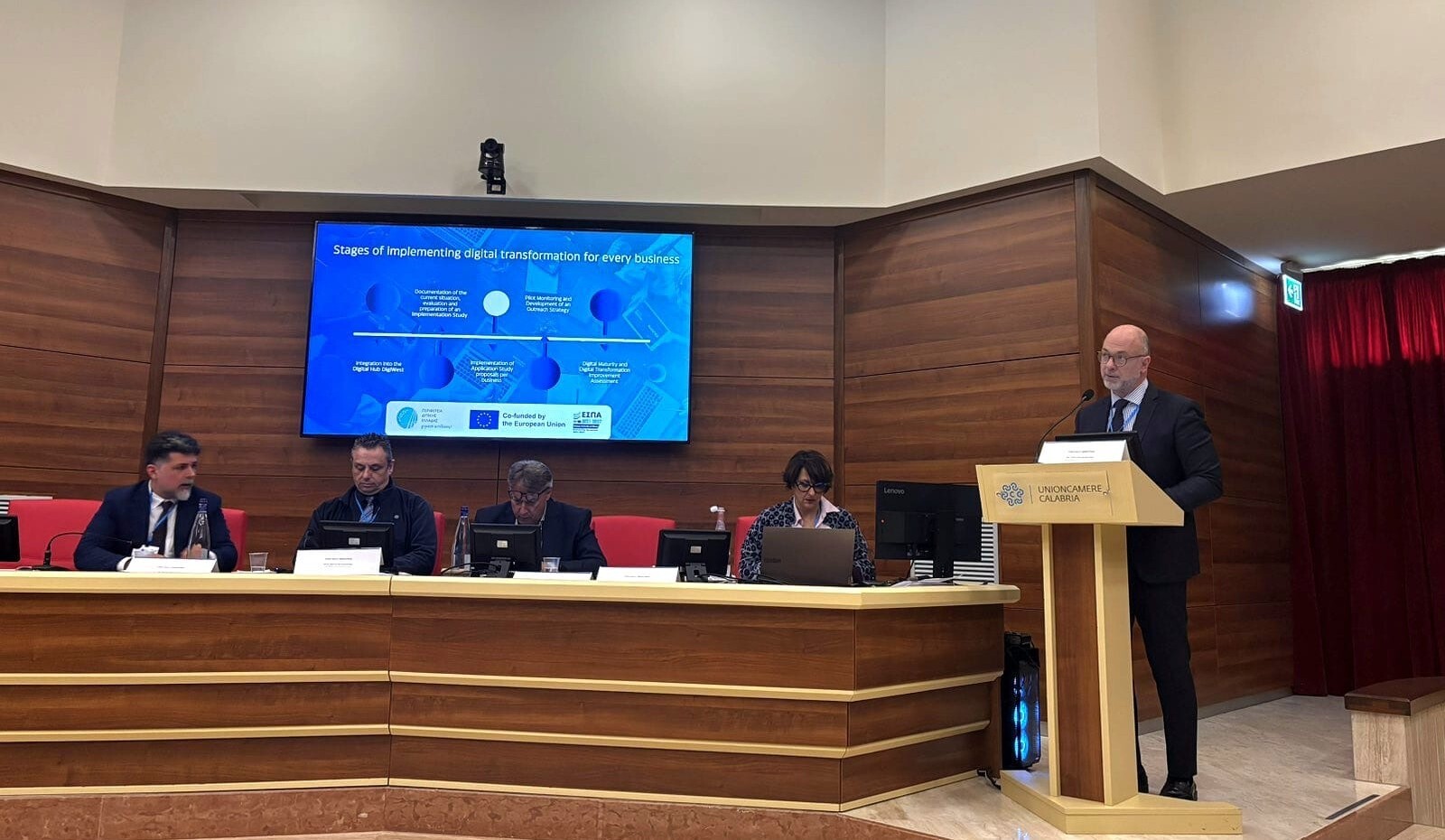 Η Π.Δ.Ε. προωθεί τη διεθνή συνεργασία για την ψηφιακή καινοτομία