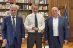 Ο Περιφερειάρχης και ο Πρόεδρος της ΠΕΔ Δυτ. Μακεδονίας συναντήθηκαν με τον Πρωθυπουργό