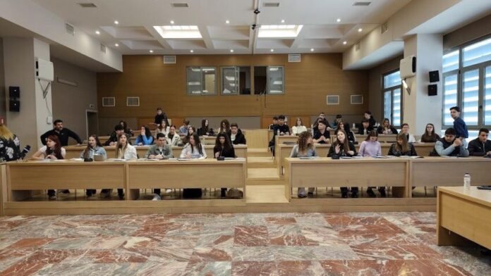 Πρεμιέρα του Περιφερειακού Συμβουλίου Νέων Ανατολικής Μακεδονίας και Θράκης