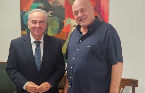 Σύσκεψη Δημάρχου Βόλου με τον Υπουργό Οικονομικών