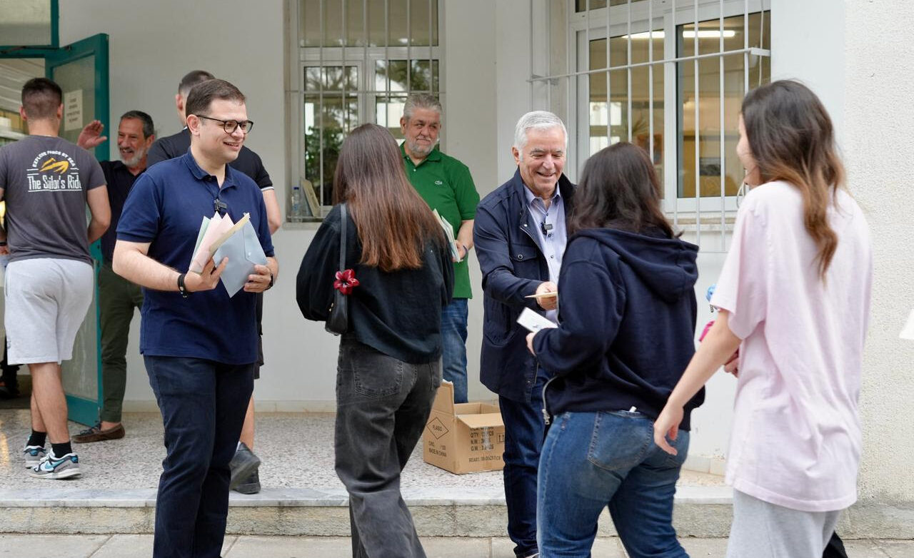 Συμβολική χειρονομία Δημάρχου Παιανίας προς τους υποψηφίους των πανελλαδικών εξετάσεων
