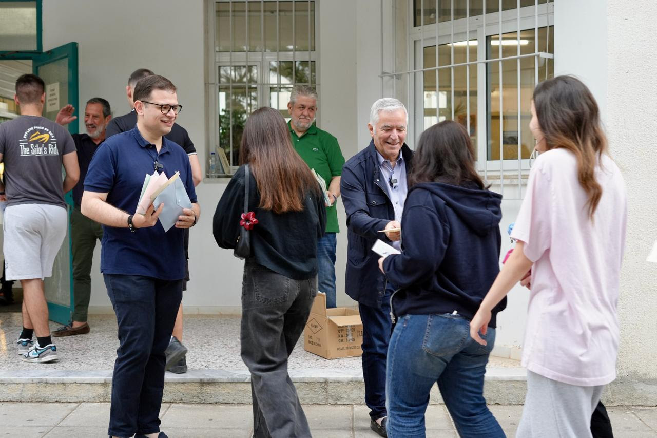 Συμβολική χειρονομία Δημάρχου Παιανίας προς τους υποψηφίους των πανελλαδικών εξετάσεων