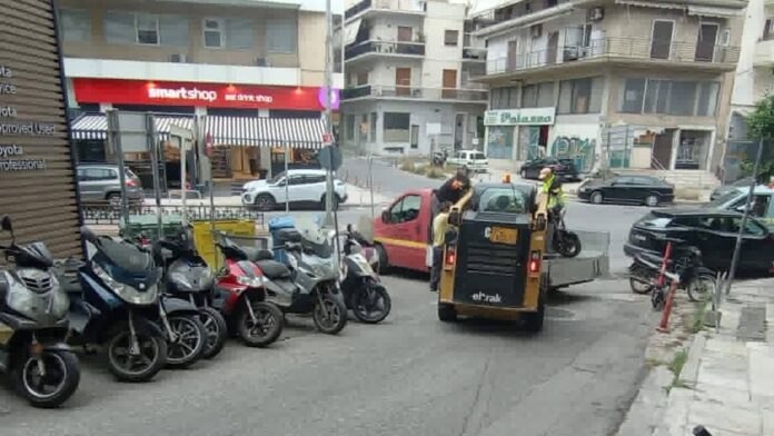 Διαρκείς απομακρύνσεις εγκαταλελειμμένων αυτοκινήτων από τον Δήμο Ζωγράφου