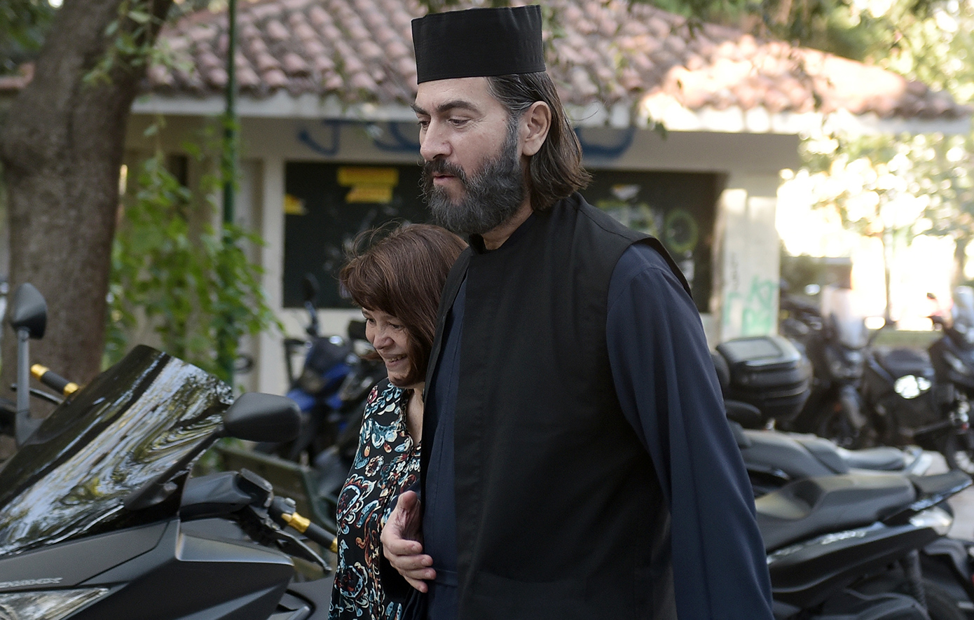 Κιβωτός του Κόσμου: Ο εισαγγελέας ζητά παραπομπή του πατέρα Αντώνιου, της πρεσβυτέρας και συνεργάτη για οικονομική διαχείριση