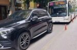 Θεσσαλονίκη: Ανεύθυνος οδηγός εγκατέλειψε το αυτοκίνητό του σε λωρίδα λεωφορείων – Δείτε βίντεο