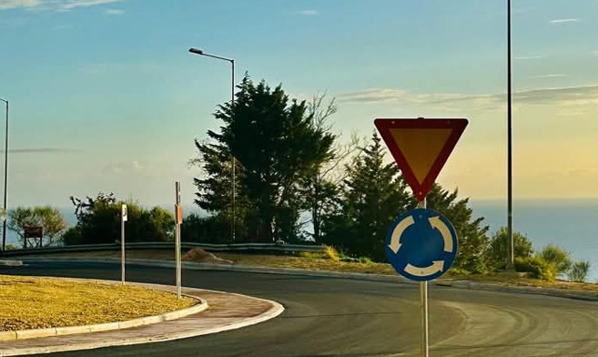 Η Περιφέρεια Θεσσαλίας αναβαθμίζει την κυκλοφορία με δύο καινούργιους κυκλικούς κόμβους