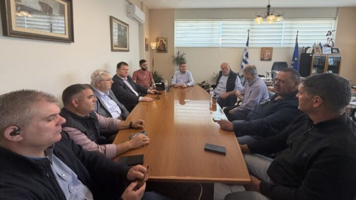 Σύσκεψη του Δημάρχου Δυτικής Αχαΐας με τον αντιπρόεδρο του Υπεραστικού ΚΤΕΛ