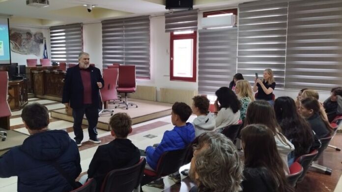 Ολλανδοί μαθητές Erasmus επισκέπτονται το Δημαρχείο Εορδαίας