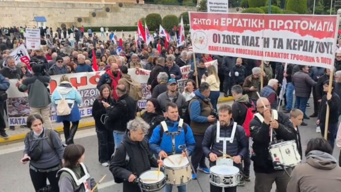 Σε εξέλιξη οι απεργιακές κινητοποιήσεις για την Εργατική Πρωτομαγιά – Κυκλοφοριακές ρυθμίσεις στο κέντρο της Αθήνας