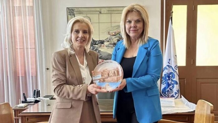 “Η Γραμματέας Αποκεντρωμένης Διοίκησης Θεσσαλίας-Στερεάς Ελλάδας επισκέπτεται το Δημαρχείο Χαλκίδας”