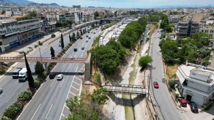 Επαναλειτουργεί η πεζογέφυρα που συνδέει τους Αγίους Αναργύρους με τη Νέα Φιλαδέλφεια