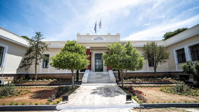Δήμος Σαρωνικού: Πλήρης ανανέωση στο 1ο Δημοτικό Καλυβίων που γιορτάζει 100 χρόνια φέτος