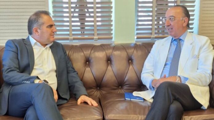 Ο Ισπανός Πρέσβης επισκέπτεται το Δημαρχείο Καλαμάτας