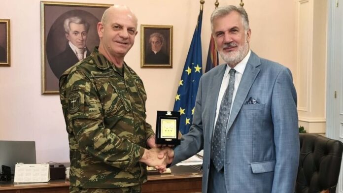 Συνάντηση του Στρατιωτικού Διοικητή Ηπείρου-Μακεδονίας με τον Δήμαρχο Κ. Κέρκυρας