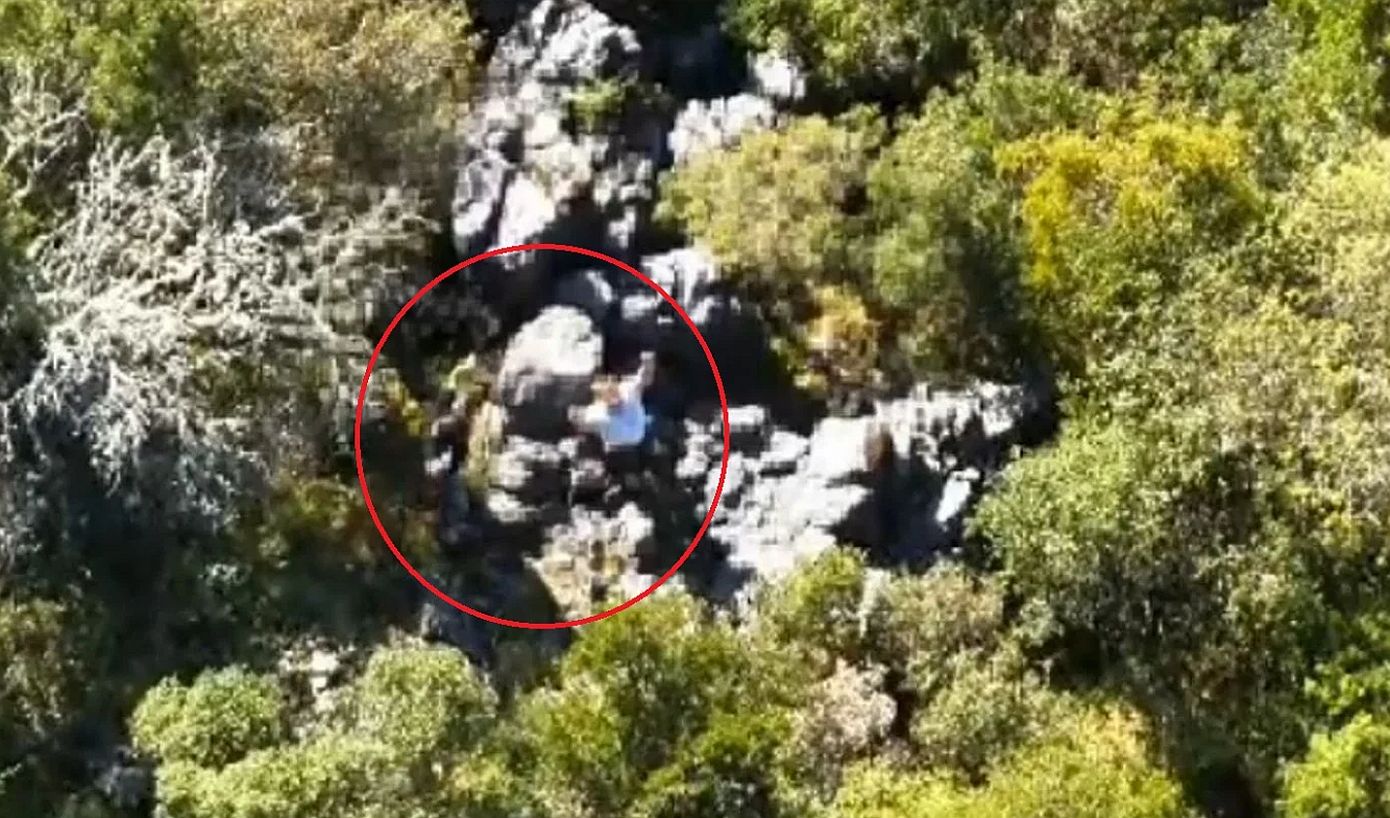Κέρκυρα: Ευτυχής κατάληξη για δύο πεζοπόρους που χάθηκαν σε μονοπάτι – Η στιγμή που τους εντοπίζει το drone της Πυροσβεστικής